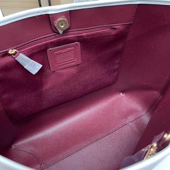 Coach City Tote Bag in Signature Canvas - Picture 10 of 10